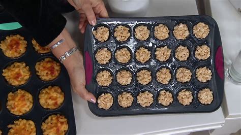 Made from silicone, the pan cooks evenly and with easy release. Trudeau Muffin & Mini Muffin Silicone Non-Stick Baking ...