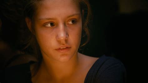La protagonista della storia è adele (adèle exarchopoulos), una quindicenne liceale francese che nella vita ha due sole certezze: La vita di Adele: Adèle Exarchopoulos in una scena: 288300 ...
