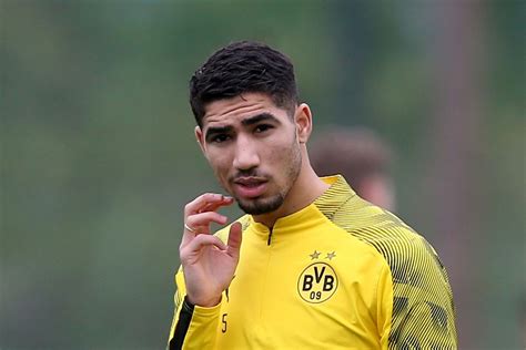 Wachezaji wa borussia dortmund jadon sancho, erling haaland na achraf hakimi. Achraf Hakimi Masih Setia Pada Real Madrid - Gilabola.com