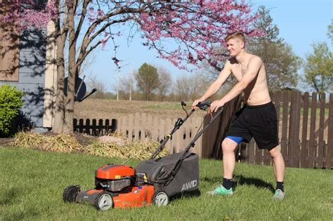 Sep 11, 2015 · combing your hair or reading a magazine will barely affect your calorie burn but lightly swinging your legs, strolling around the room, or shaking your knees does burn a lot of energy. How Many Calories Does Lawn Mowing Burn? | Wikilawn