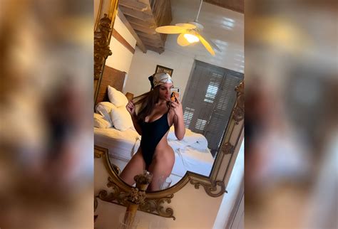Andrea valdiri sigue dando de qué hablar tras dar a luz a su segunda hija. Andrea Valdiri comparte una atrevida imagen en Instagram ...