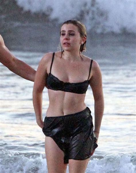 Users rated the hot cutie anna has her body explored videos as very hot with a 83% rating, porno video uploaded to main category: Mae Whitman : Celebs