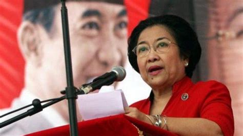 Megawati Soekarnoputri Marah Lihat Kader PDIP Duduk saat ...