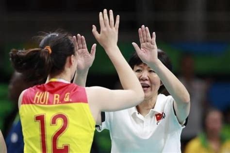 世界女排聯賽（英語：fivb volleyball women's nations league，英文簡稱：vnl），或稱國家女排聯賽，是國際排聯（fivb）舉辦的一年一度大型世界級女子排球比賽，首屆賽事於2018年舉行，取代已舉辦25年的世界女排大獎賽。 中國女排12年後再奪奧運金牌 - 香港文匯網