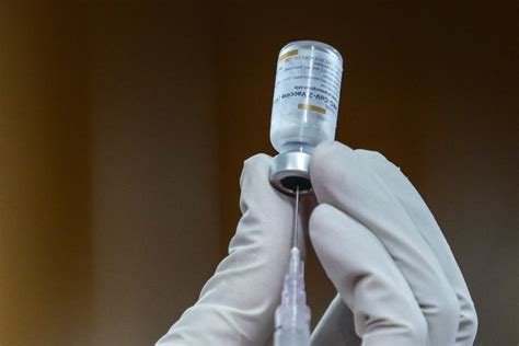 Abd'de yapılan yeni bir araştırmada da özellikle mrna aşılarında ikinci dozdan sonra yan etkilerin daha yoğun hissedildiği belirlendi. BioNTech aşısından ölenler | BioNTech aşısı yan etkileri ...