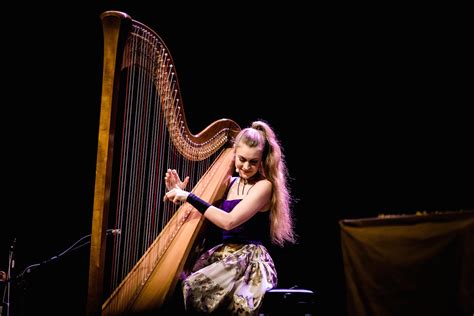 Find out when joanna newsom is next playing live near you. The 10 Best Joanna Newsom Songs - Stereogum