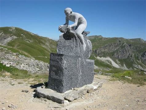 Ben de bu sporu artık bırakıyorum'' dedi. Condividi la foto monumento pantani dall'album Foto ...