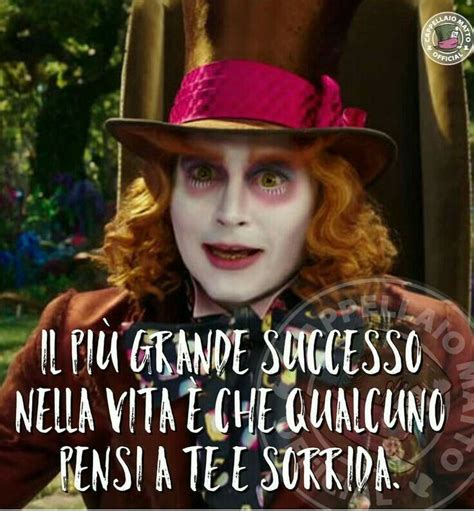 Tim burton introduced the modem 'batman' to cinema screens with the films batman in 1989 and batman returns in 1992. Pin di giusy su Il cappellaio matto (con immagini ...