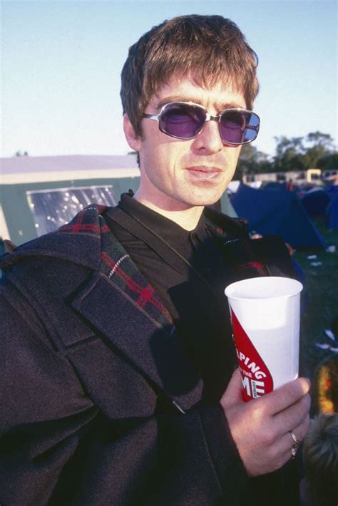 'he's got a f**king younger brother shooting his f**king mouth off with s**t that is just so unnecessary. duffle-coat-oasis-glastonburry-1995.jpg.jpg (590×884 ...