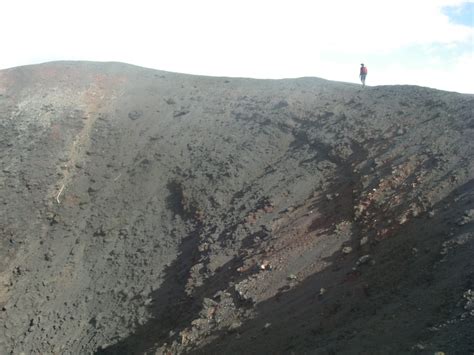Vulkan ätna geklonte krater verstärken explosionsgefahr. Wandern: Höhlen und Krater am Ätna (Tour 25116)