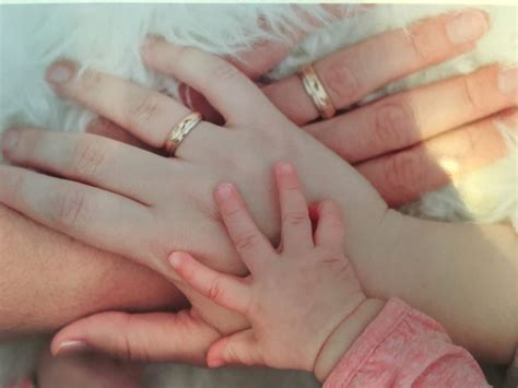 Attachment Parenting - bedürfnisorientiert Erziehen - Frau ...