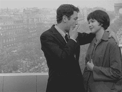 Si elle est bel et bien d'origine française, ses ancêtres viennent, eux, de grèce, pays qu'ils ont quitté durant la première guerre mondiale pour aller s'installer à nantes. Sweet kisses in cinema. | Anna karina, Fotoğrafçılık ...