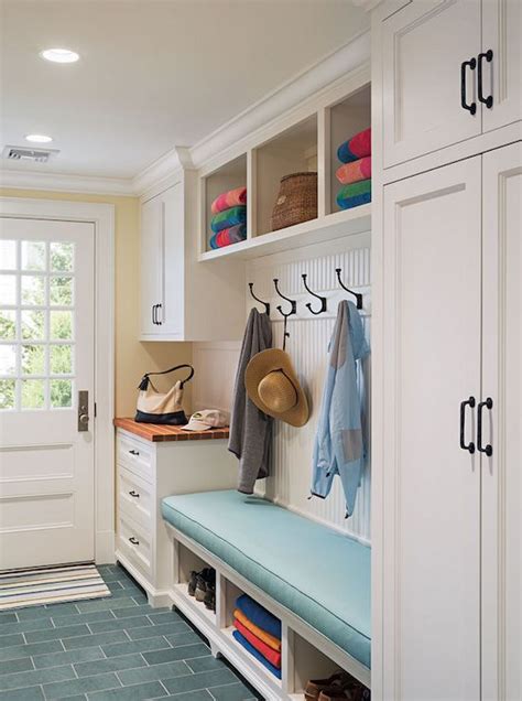 I loved the height of this one, it's nice and tall. 7 Small Mudroom Décor Tips And 23 Ideas To Implement Them ...