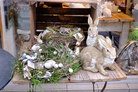Die schöne dekoration verspricht ein friedliches, gemütliches fest. Schöne Osterdekorationsideen von Blumen Bergine ...