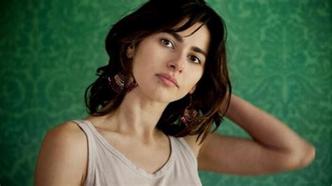 Nesrin cavadzade is a turkish actress of azerbaijani origin. Nesrin Cavadzade'nin rahatlamak için yaptıkları çok şaşırttı