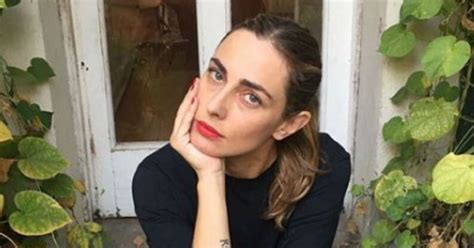 Por estos días, javiera díaz de valdés se encuentra en la palestra, debido a un radical cambio de look, que generó comentarios divididos en redes sociales. Abogado de Javiera Díaz de Valdés revela detalles de la ...