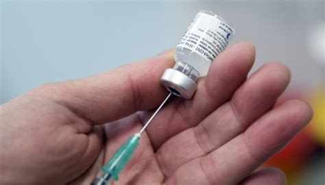 Міністр охорони здоров'я максим степанов повідомив, що перша партія вакцини pfizer надійде в україну вже 16 квітня, а великі. В Израиле ставят под сомнение эффективность вакцины Pfizer