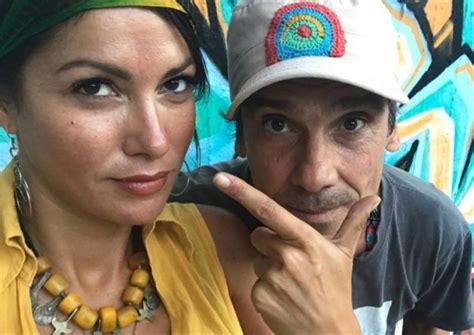 ShowTime-cy: Η ΚΛΕΛΙΑ ΡΕΝΕΣΗ ΑΠΟΚΑΛΥΠΤΕΙ ΓΙΑ ΠΡΩΤΗ ΦΟΡΑ ...