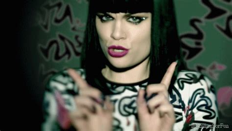 Start strumming some chords of price tag by jessie j! jessie j price tag Image, GIF animé