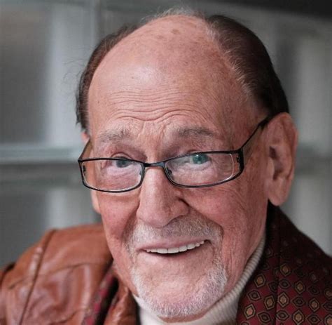 Er darf sich offiziell ältester aktiver schauspieler der welt nennen. Herbert Köfer: Mit 99 zweite «Goldene Henne» fürs ...