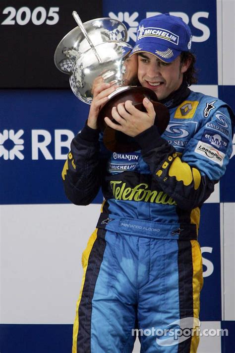 En el año 2005, fernando alonso consiguió lo que nadie había hecho hasta el momento, convertirse en el primer piloto español en ganar el campeonato del también, en este fondo de escritorio fernando alonso campeón f1 2005, puedes leer la leyenda que da nombre al fondo, fernando. Galería: 13 años del primer título Mundial de Alonso