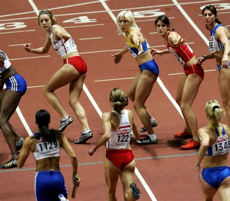 Durante trinta anos, apenas os homens competiram nas provas da ginástica artística. Escândalo do doping ameaça tirar o atletismo russo dos ...