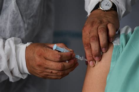 Argentina comenzó a vacunar el 29 de diciembre de 2020. Argentina comienza campaña de vacunación contra el Covid-19