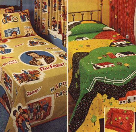 If winter is spreading around only snowflakes, and spring is spreading colorful flowers…what kind of feelings does the bedroom in your home spread around? That 70's Bedding: Groovy Pillows & Sheets from a Catalog - Flashbak