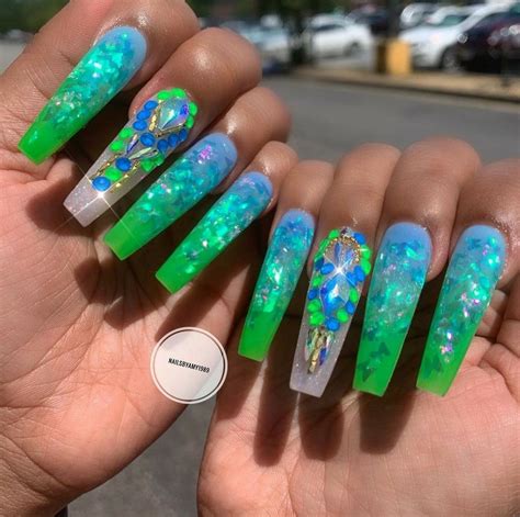 That is why saweetie recently went to social media to ask her followers what nail color she should pick next. Pin by CherryBloood🅱️ on Nails | Nails inspiration, Nails ...