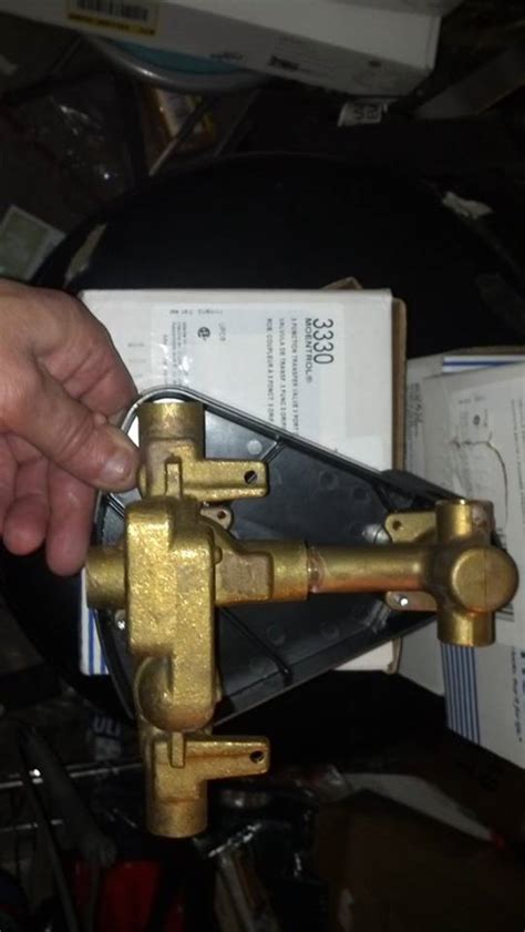 Moen plumbing product specifications, #i38r1n. MOEN 3330 Rough-in Moentrol 3-Function Transfer Valve with ...