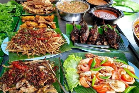 Kali ini aku nak share dengan uollss semua 10 tempat makan sedap di johor bahru yang uollss kena cuba. Johor Top 10 Halal Seafood Restaurant Terbaik di Johor ...