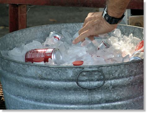 Získejte 35.000sekundové stock video na téma bathtub full of hot tub s rychlostí 29.97 sn./s. 38th Annual Watermelon Carnival | CricketWalker.com