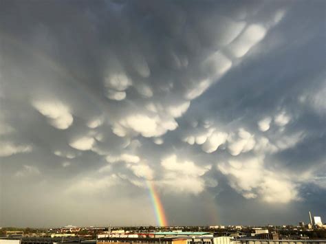 Mammatus wolken whatsapp nochmal deinstallieren und mammatus wolken holsatenring durch. Mammatuswolken - unheimlich und schön - Wetterkanal vom ...