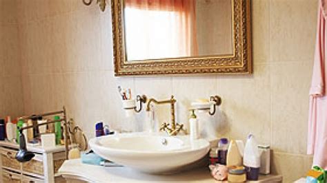 It has an ornate silver aluminum frame that's right at home in traditional or contemporary bathrooms, and the inside of the unit has a mirror finish, as well. Vanity Mirror TV | Order Vanishing Television For Your ...