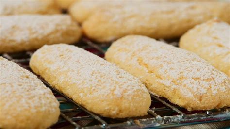 The shelf life of this lady fingers recipe may vary. Ladyfingers Recipe Demonstration - Joyofbaking.com | Lady fingers recipe, Recipes, Cookies ...