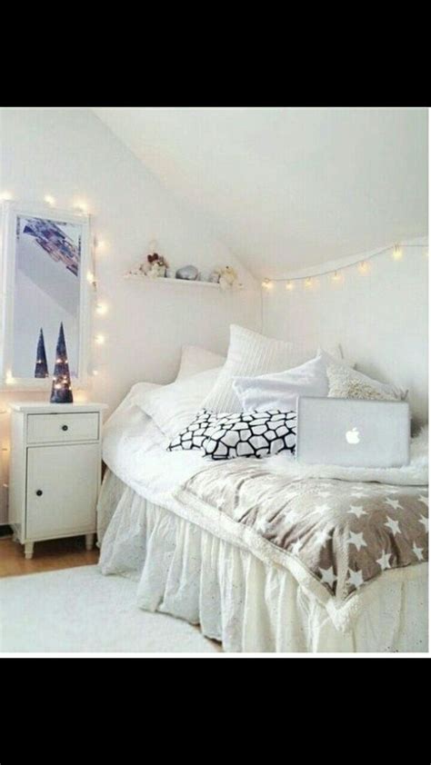 Arredamento camera da letto ragazza: Cuscini Tumblr Letto - The Homey Design