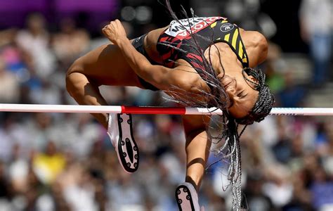 Nafi thiam, olympic heptathlon champion filmed in her home town in 2014, aged 19.trans world sport feature on belgian heptathlete nafi thiam. Nafi Thiam | Atletiek, Sporter, Vrouw