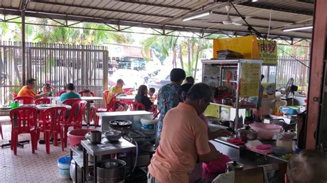 Since petaling jaya is a planned township, hence it is important that included in the town planning are areas to rest and relax after a hard day's work. Hong Seng Restaurant in Petaling Jaya - YouTube