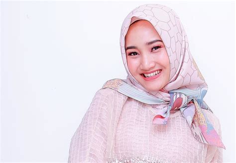 Fatin ফাতিন chowdhury @fatinic сегодня в 04:27. Biografi Fatin Shidqia Lubis dalam Bahasa Inggris dan ...