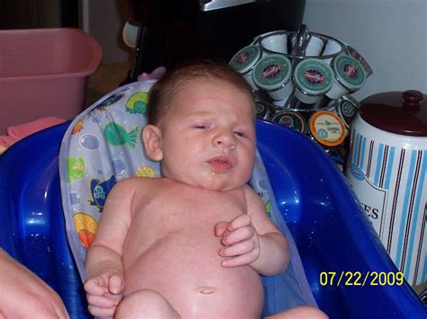 Adding bath time to baby's routine is something you can begin shortly after your baby is born. The Mommy Goods: The First Years Sure Comfort Newborn to ...