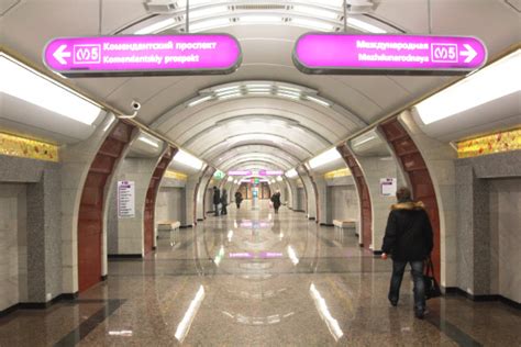 5.93 км до центра города «бухарестская» станция эксплуатируется с 28 декабря 2012 года. В Петербурге открылись станции метро «Бухарестская» и ...