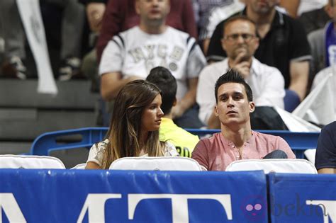 En el ámbito estrictamente deportivo, real madrid y barcelona llegan con dinámicas opuestas. Callejón y su novia en el partido de baloncesto Real ...