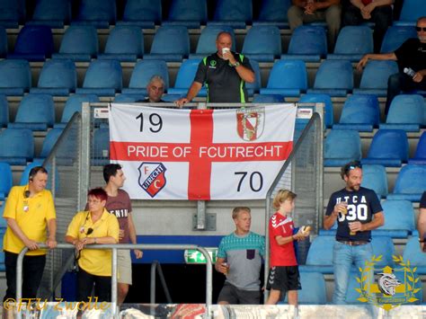 Hierna vervolgde hij zijn loopbaan in het kielzog van stam. Fotoverslag: PEC Zwolle - FC Utrecht - FEU Zwolle