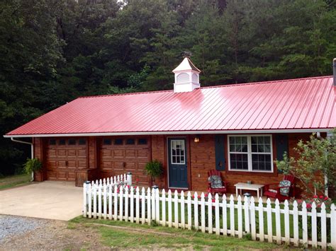 History buffs love the birch room which reflects an americana theme of red, white and blue, and overlooks the front and side yards. Welcome to our updated Carriage House Bed and Breakfast ...