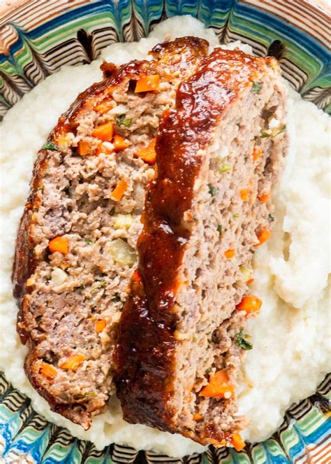 Grease a baking pan with vegetable oil. 2 Lb Meatloaf At 325 / Easy Skillet Meatloaf Recipe Amish ...