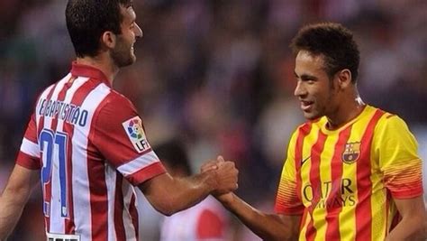 Como jogador, foi um grande zagueiro. Partida entre Rayo Vallecano e Barcelona marca o ...