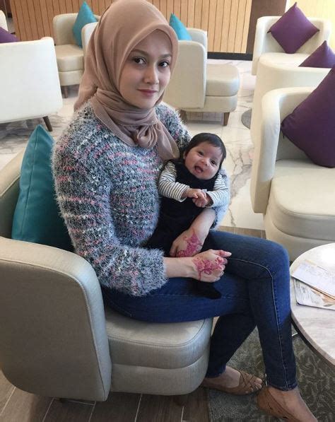 Sekarang usia kandungan isterinya datin zai izzati khiruddin, 25, sudah mencecah 6 bulan. Baru Berusia 3 Bulan, Comelnya Anak DATUK JAMAL ABDILLAH ...