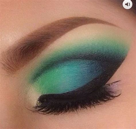 Sometimes getting eye color is just weird. love teal and aqua green...beautifully done!!! | Skin ...