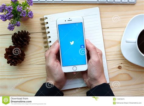 I just want to open phone call application of android device. Apple IPhone 6s Open Twitter Application Editorial Stock ...