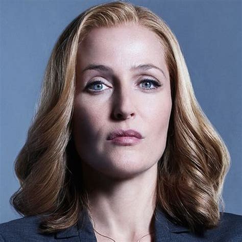 Gillian leigh anderson, obe (born august 9, 1968) is an american actress. Gillian Anderson - The Crown Gillian Anderson Doesn T Talk ...